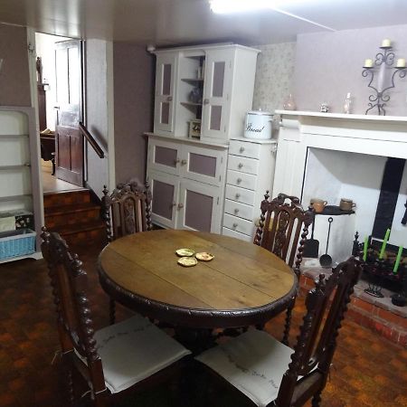 Charming French Cottage-Gite In The Heart Of Quiet Gorron Exterior foto